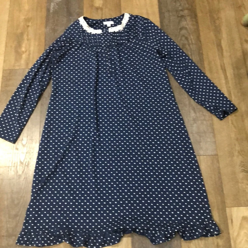 Secret Treasures Nightgown Womens  M Blue/White Fleece Long Sleeve Lace Trim